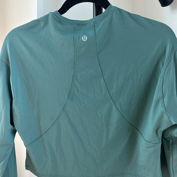 LULULEMON long sleeve tee - Picture 2 of 3